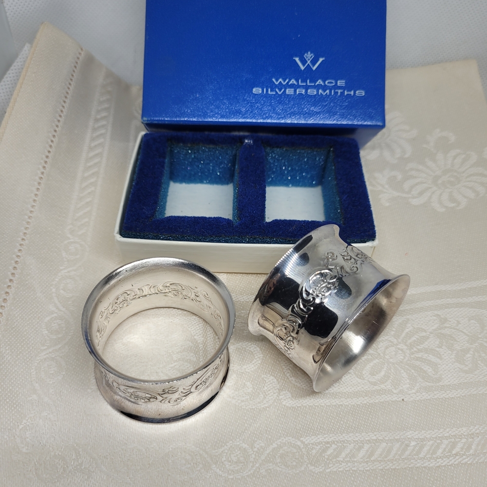Wallace Silversmiths Silver Napkin Rings in Elegant Blue Box